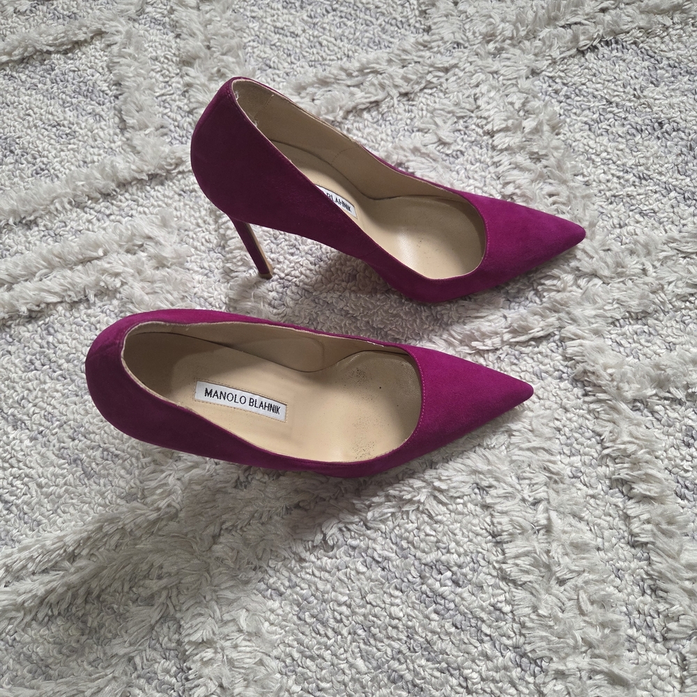 Manolo Blahnik Fuchsia Suede Pointed-Toe Pumps